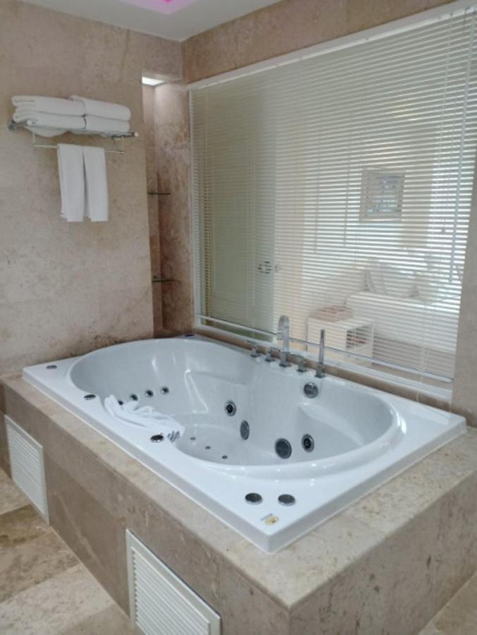 V Verve Service Apartment Hotel Chachoengsao Exterior foto