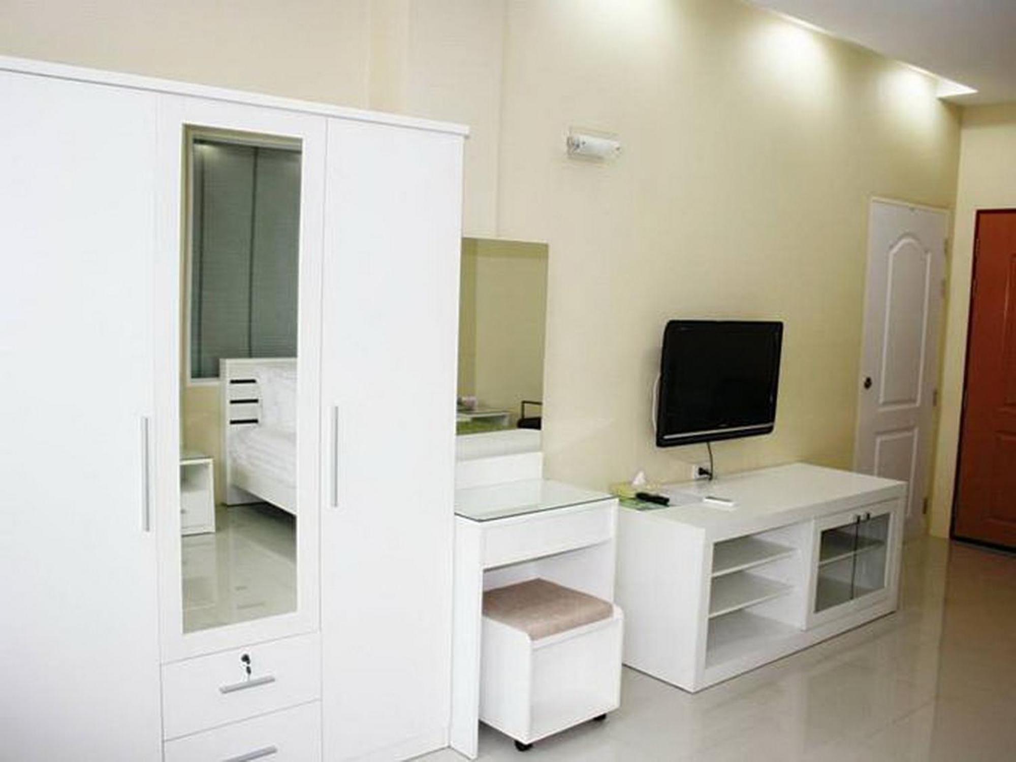 V Verve Service Apartment Hotel Chachoengsao Quarto foto