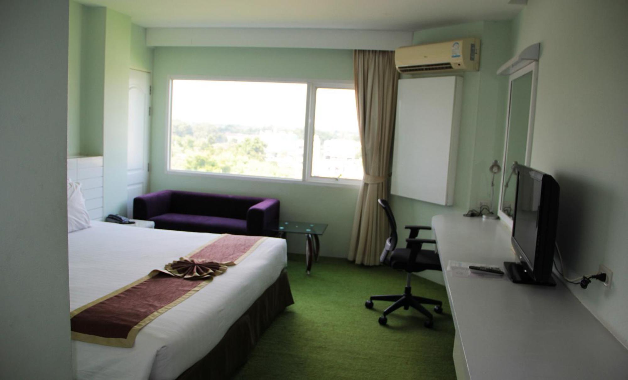 V Verve Service Apartment Hotel Chachoengsao Quarto foto